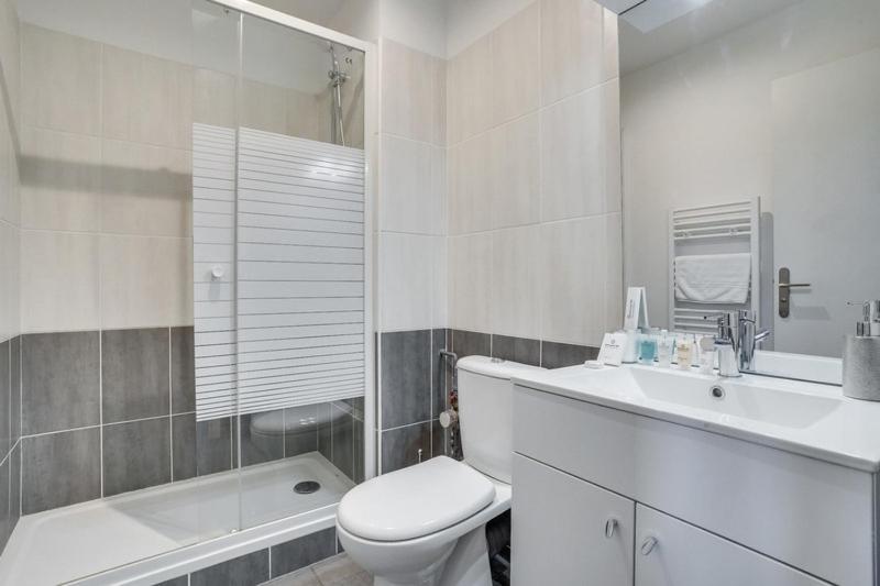 808 Chic Suite - Superb Apartment بانيوليه المظهر الخارجي الصورة